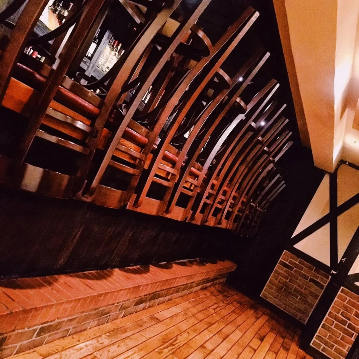 【新橋】【バー】謹んで新年のお慶びを申し上げます。